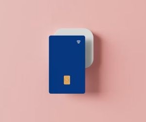 Cryptocurrencies offer high return potential and greater financial freedom through decentralisation, operating in a market that is open 24/7. However, they are a high-risk asset due to extreme volatility and the lack of regulation. The main risks include rapid losses and cybersecurity failures. The key to success is to invest only with a clear strategy and with capital that does not compromise your financial stability.